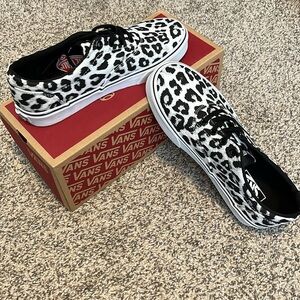Vans Doheny Snow Leopard Size 8 Women’s
